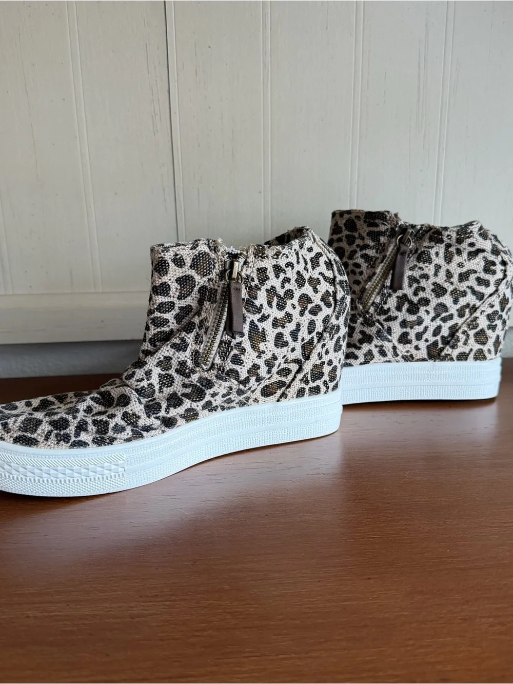 Women’s 10 Leopard Print Hidden Wedge Platform Sneakers Indie Sleaze Glam Rock